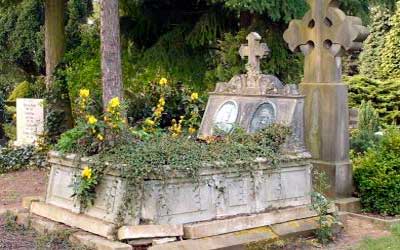 Lauenburg, Friedhof, Grabstätte Froehlich (Sophie 3.11.1858 - 20.5.1903 und Julius 1.7.1857 - 9.5.1920)