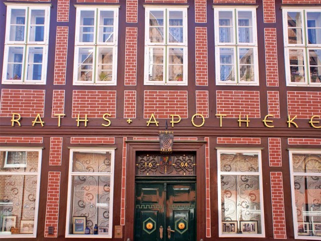 Lauenburg, Fachwerkhaus Elbstraße 64, Raths-Apotheke