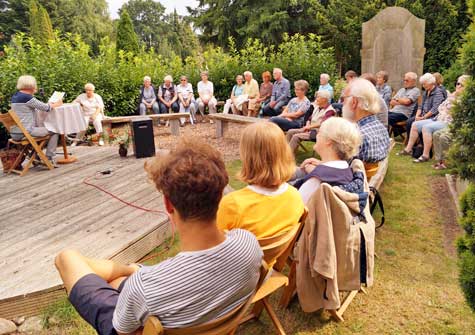 Friedhof, Himmelsgarten, Lesung mit Margot Wegner