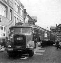 Landtransport des Frachtschiffes 'Kurier' von Otto Strube 1962