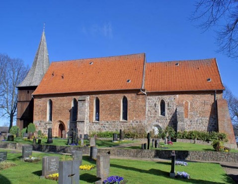 Mustin, Kirche St. Maria-Magdalena