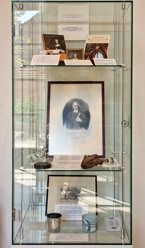 Medienzentrum Stappenbeck, Vitrine mit Ausstellung